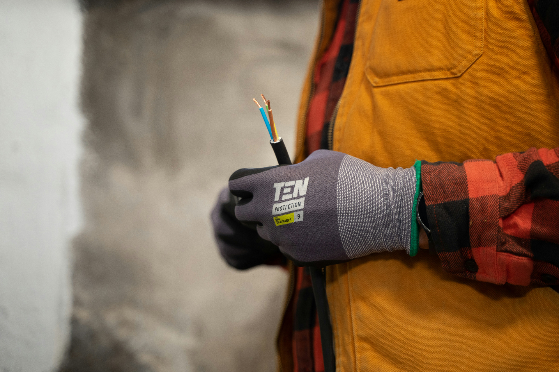 REGADAS ELECTRICITE & PETITS TRAVAUX - Électricien professionnel à Mérignac