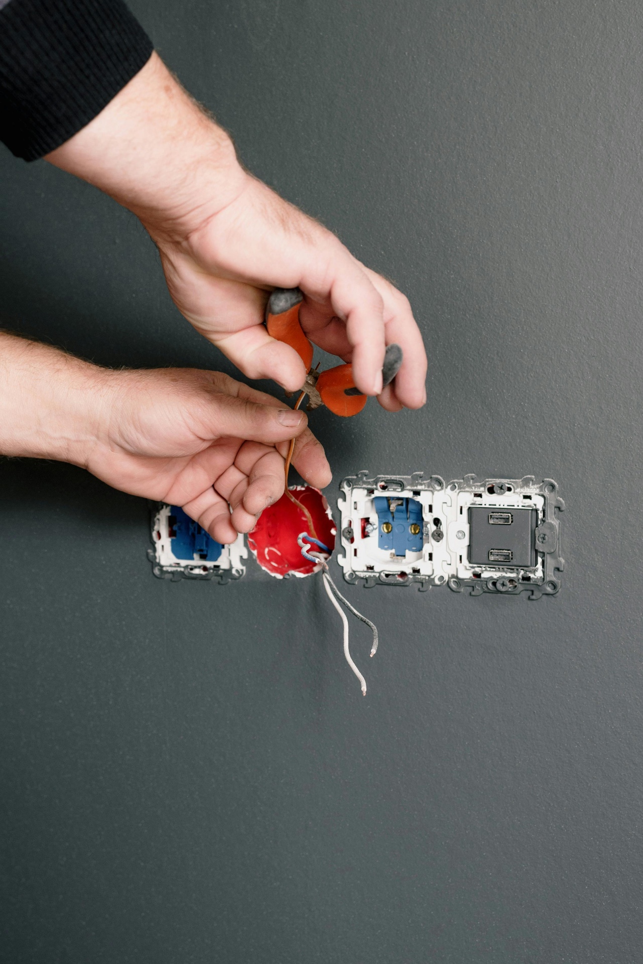Tableau électrique professionnel installé par REGADAS ELECTRICITE